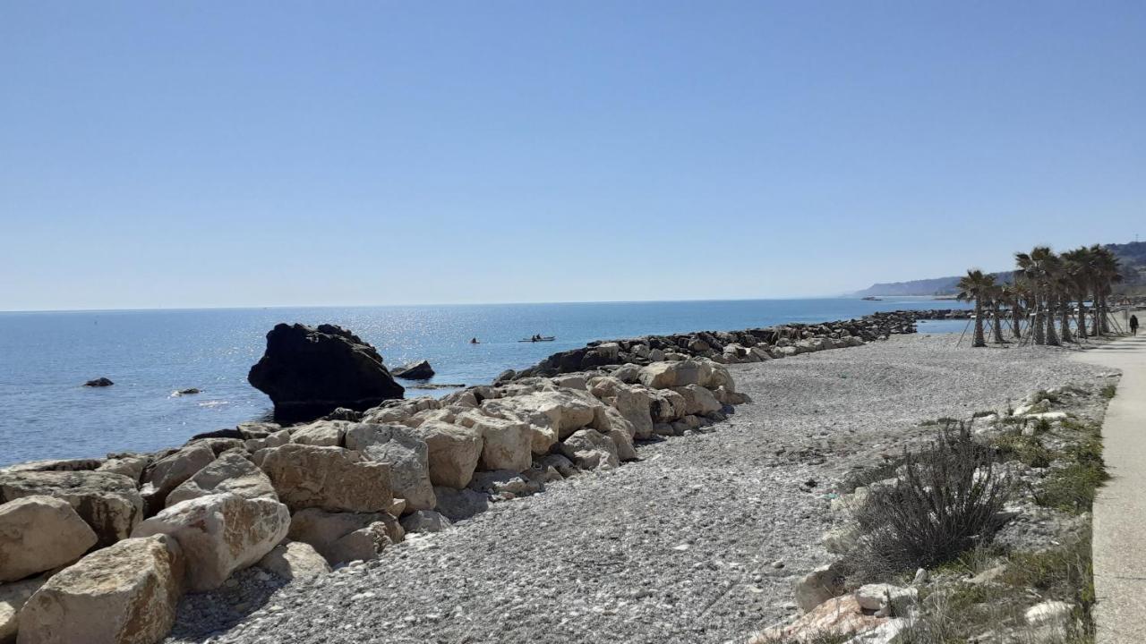 Vista D'Amare Hotel Pedaso Luaran gambar